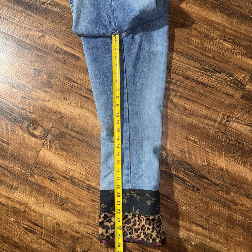 Vintage Y2K L.E.I. Juniors Size 11 Cheetah Dragonfly Patch Hem Jeans - Picture 9 of 9